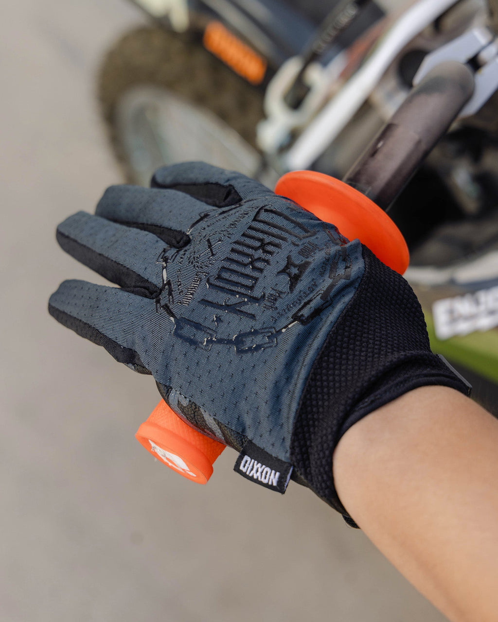 Chains Moto Gloves - Gray