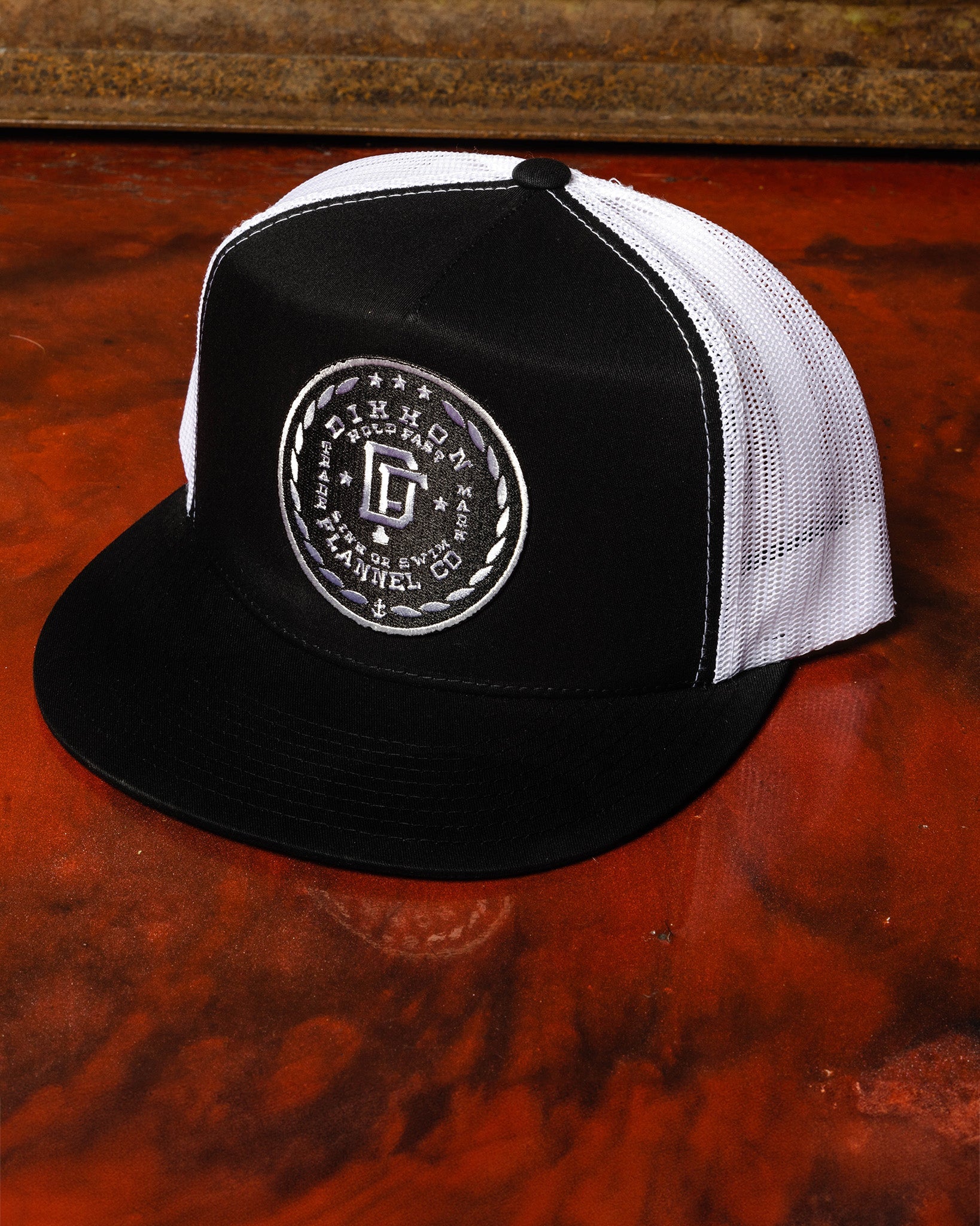 Class Flat Bill Trucker Snapback - Black & White