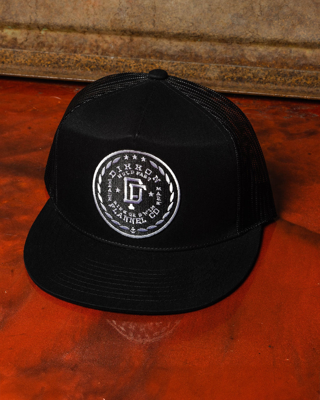 Class Flat Bill Trucker Snapback - Black & White