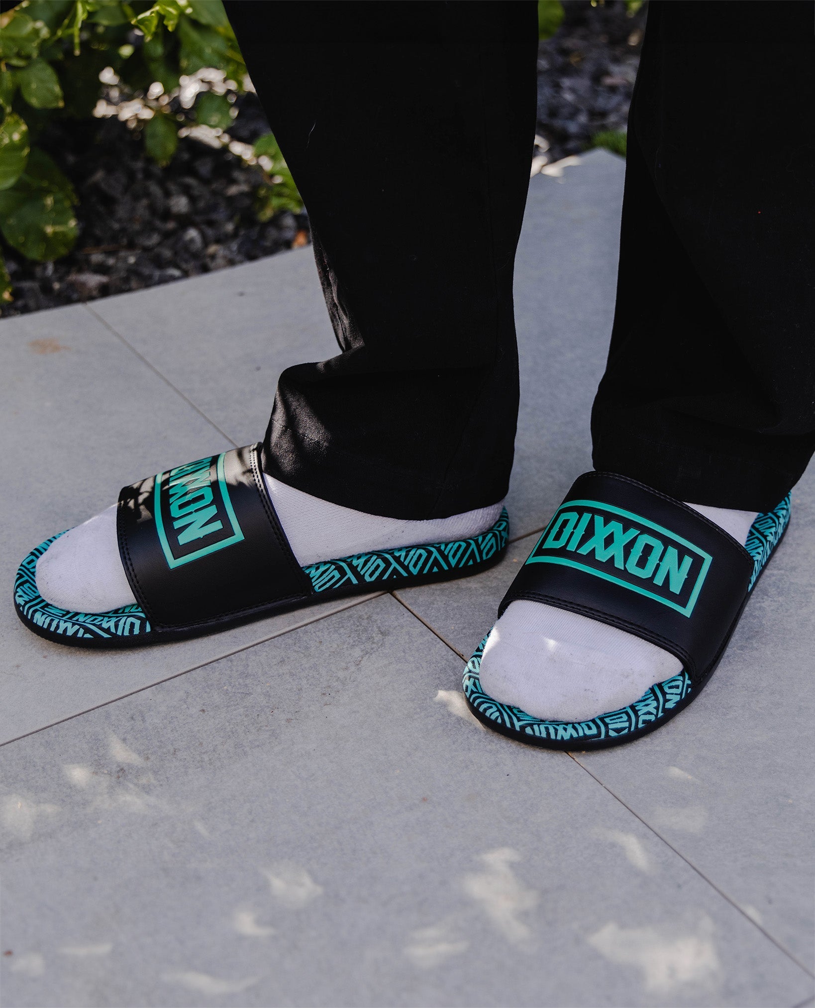 Box Overload Slides - Black & Tiffany