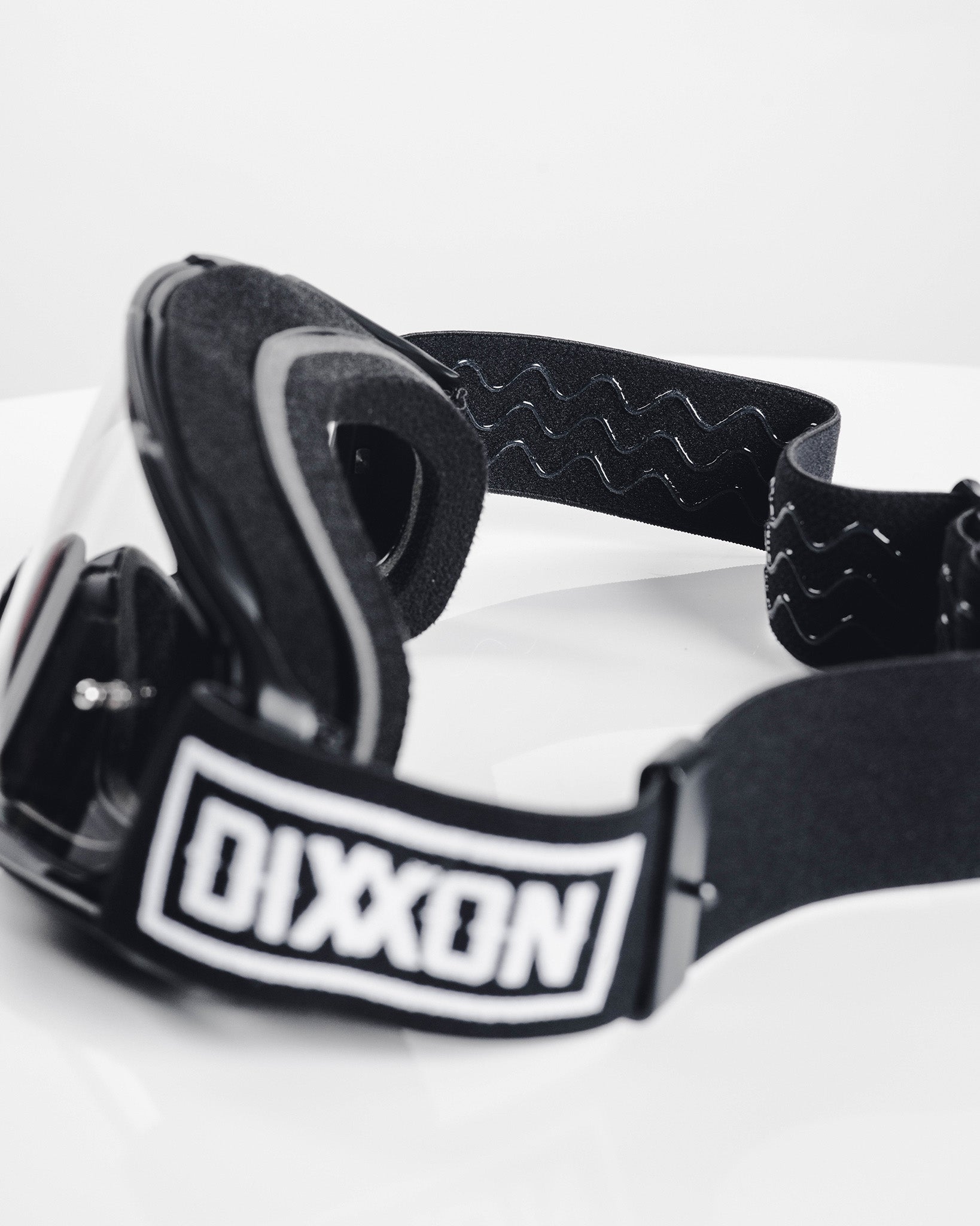 Contender MX Goggles - Black & White / Gray Lens