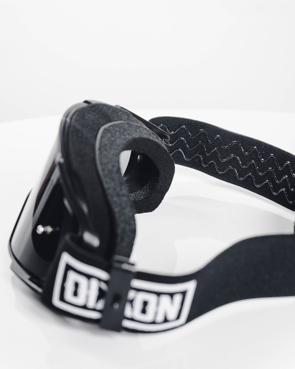 Contender MX Goggles - Black & White / Gray Lens