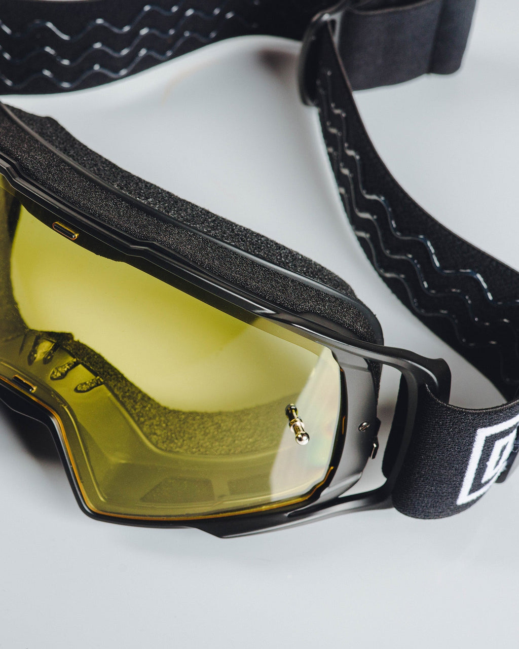 Contender MX Goggles Sand - Black & White / Yellow Lens