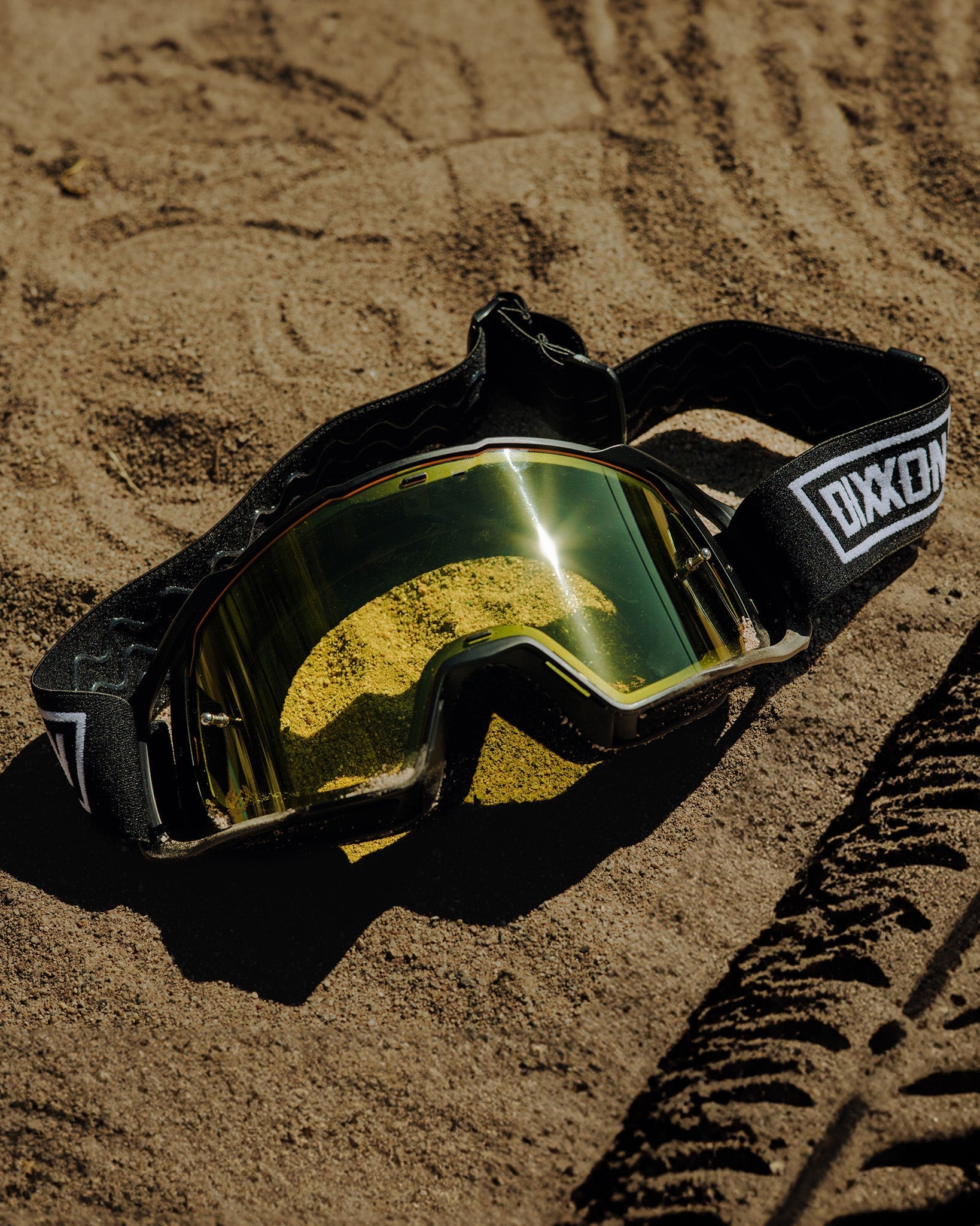 Contender MX Goggles Sand - Black & White / Yellow Lens
