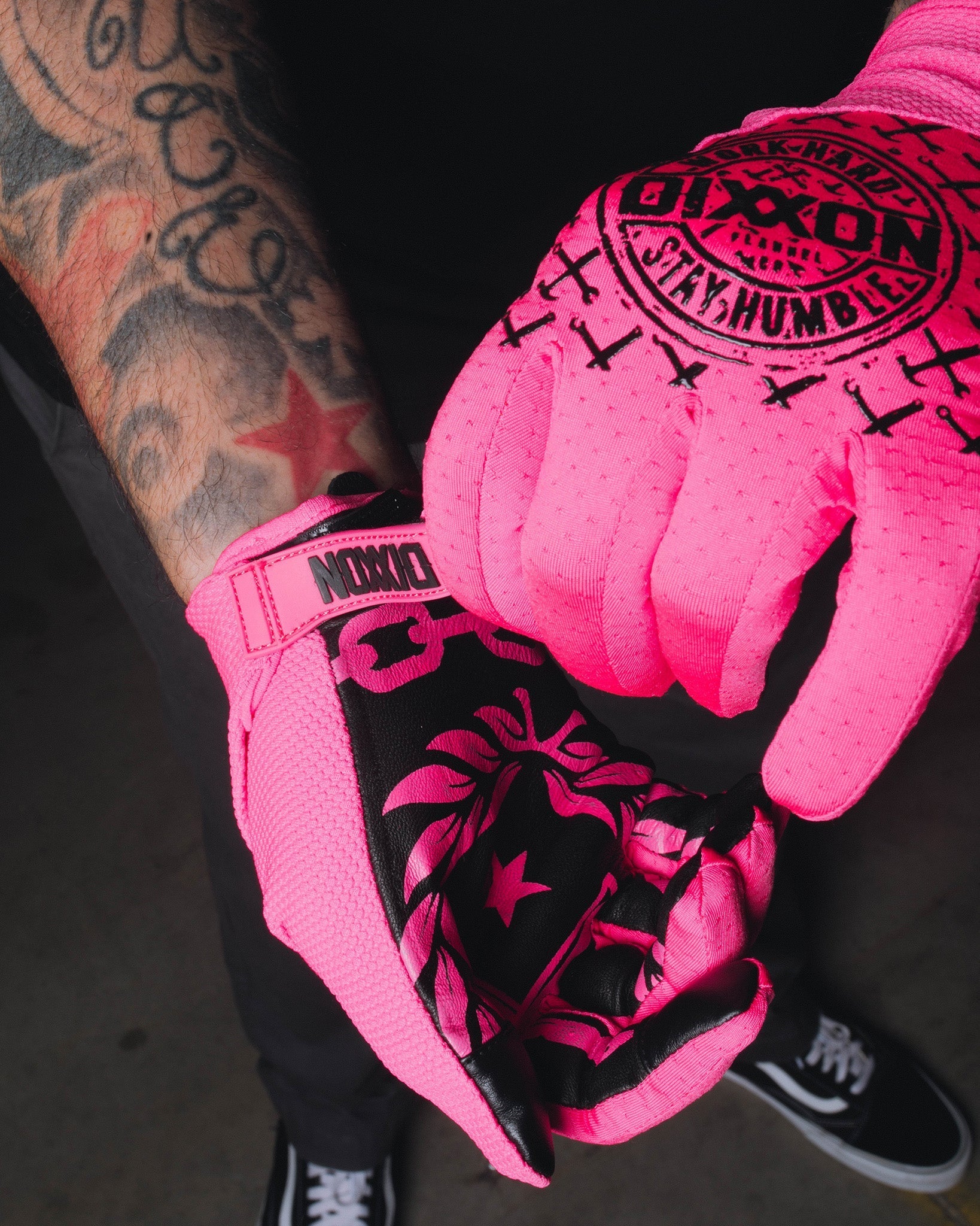 Corpo Moto Gloves - Pink & Black