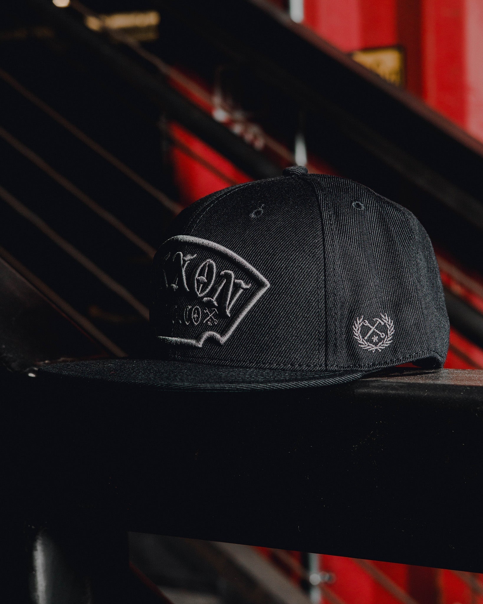 Gray Salty Patch Flat Bill Snapback - Black