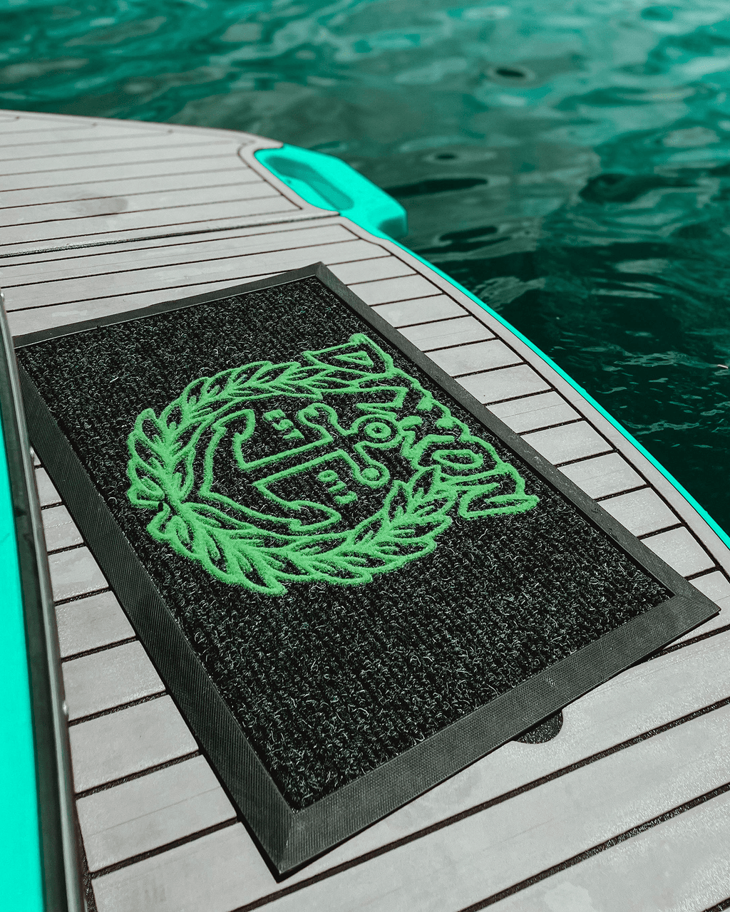 Green Salty Crest Indoor Mat - Black
