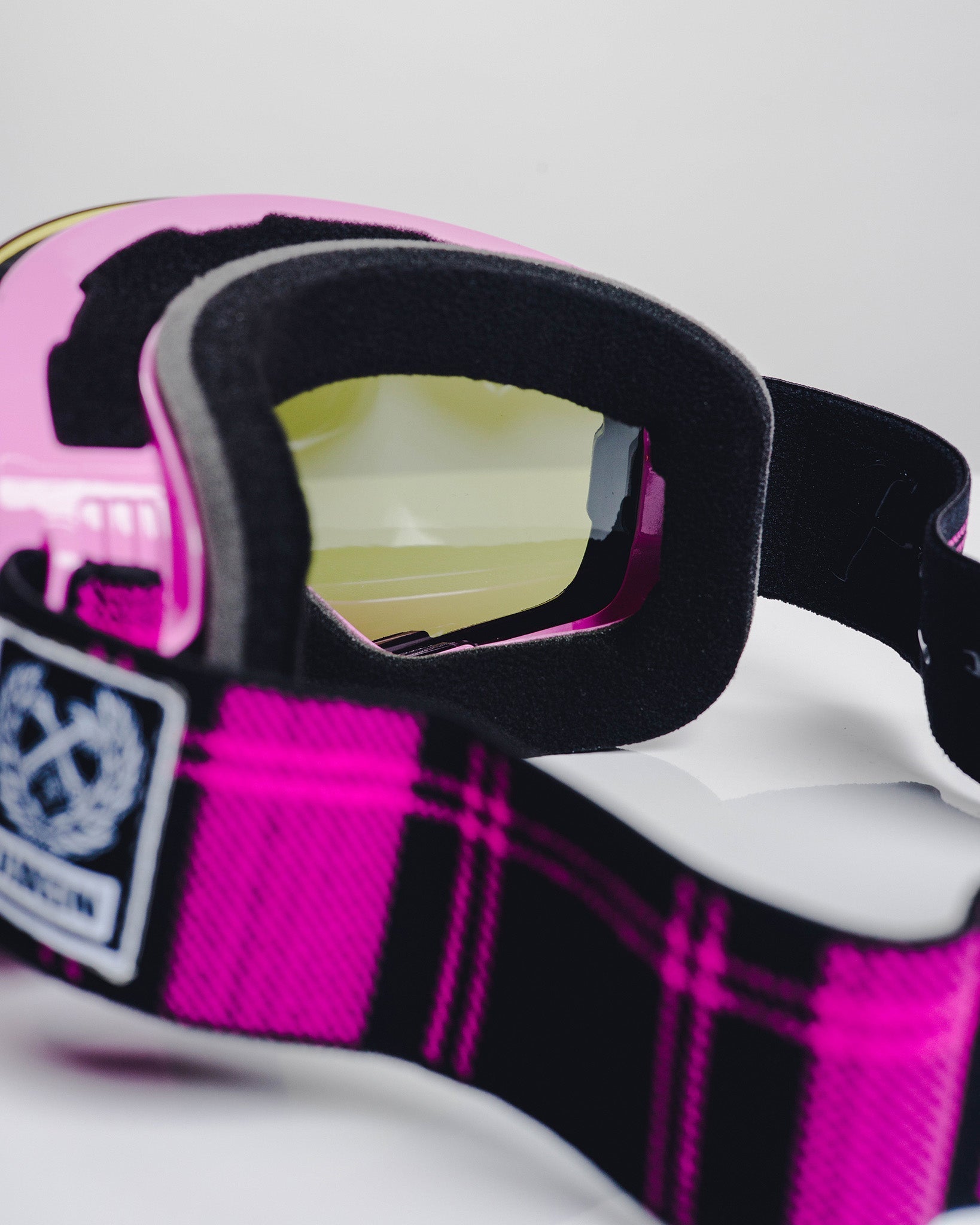 Outlander Magnetic SXS Goggles - Black & Pink
