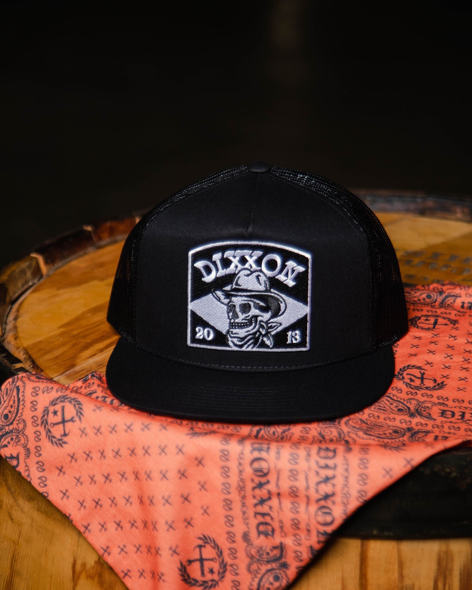 Vaquero Flat Bill Trucker Snapback - Black & White