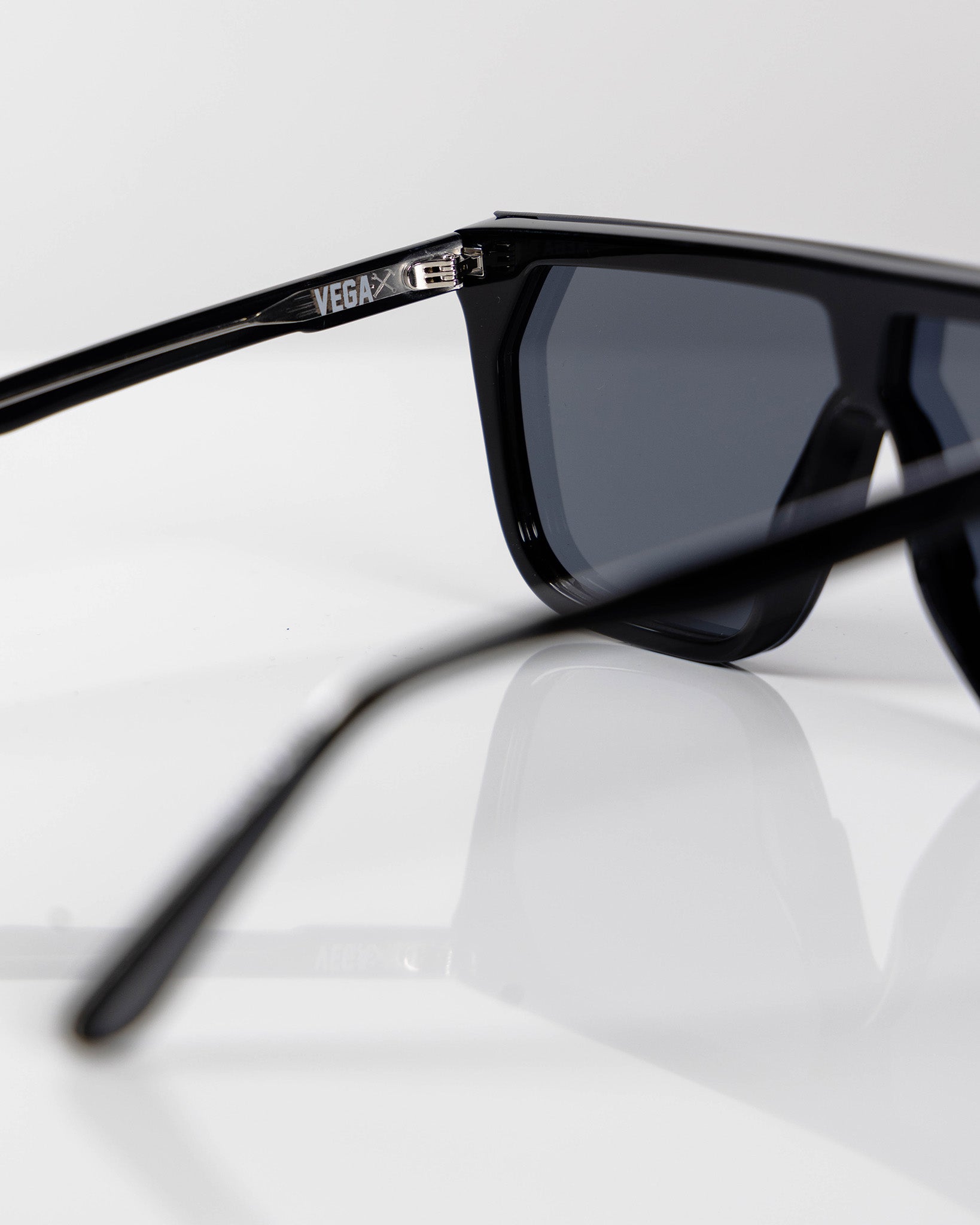 Vega Sunglasses - Black & Gray