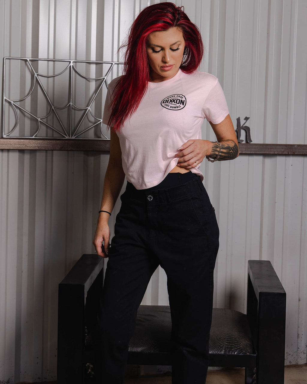 Women's Black Nuevo Corpo Crop Top - Pink